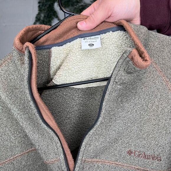 Columbia 1/4 zip sweater - Picture 3 of 5